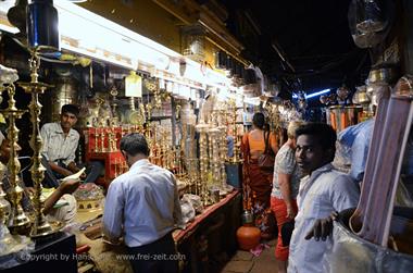 Bazaar near Meenakshi Temple, Madurai,_DSC_8019_H600